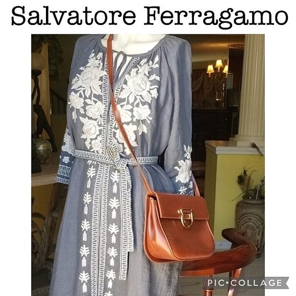 Vintage Salvatore Ferragamo saddle shoulder bag